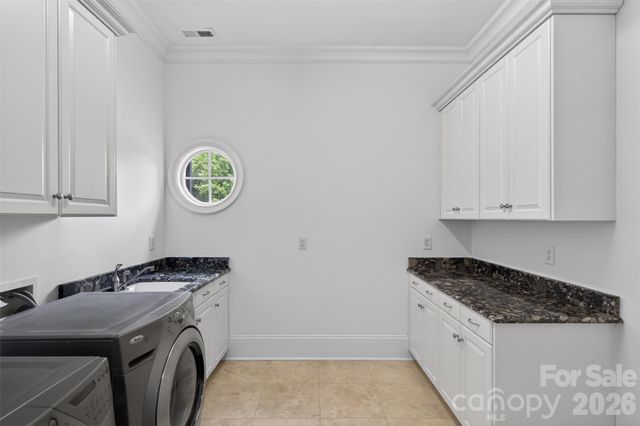 2132 Foxcroft Woods Lane, Charlotte, NC 28211