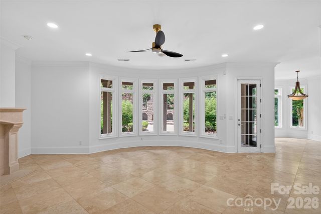 2132 Foxcroft Woods Lane, Charlotte, NC 28211