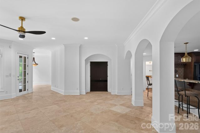 2132 Foxcroft Woods Lane, Charlotte, NC 28211