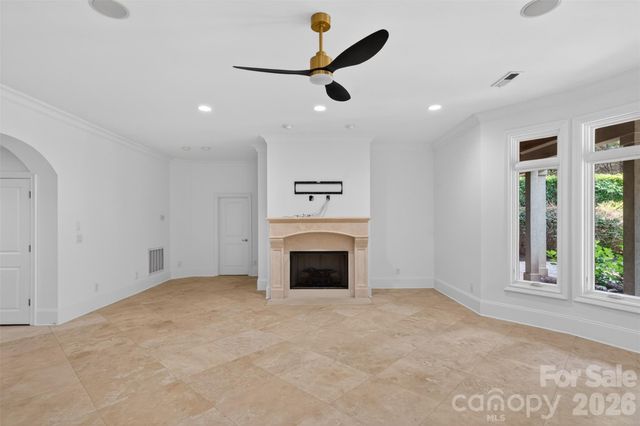 2132 Foxcroft Woods Lane, Charlotte, NC 28211