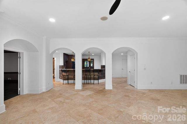 2132 Foxcroft Woods Lane, Charlotte, NC 28211