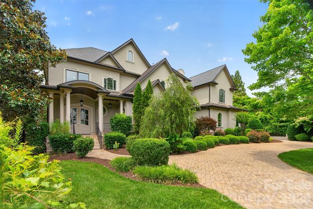 2132 Foxcroft Woods Lane, Charlotte, NC 28211