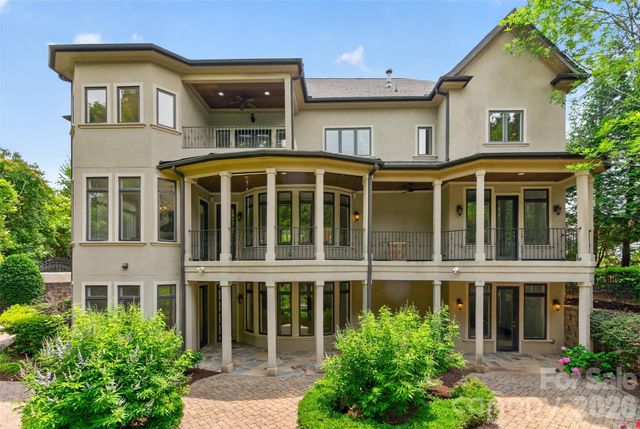 2132 Foxcroft Woods Lane, Charlotte, NC 28211
