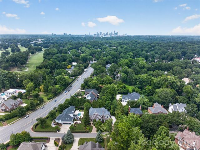2132 Foxcroft Woods Lane, Charlotte, NC 28211