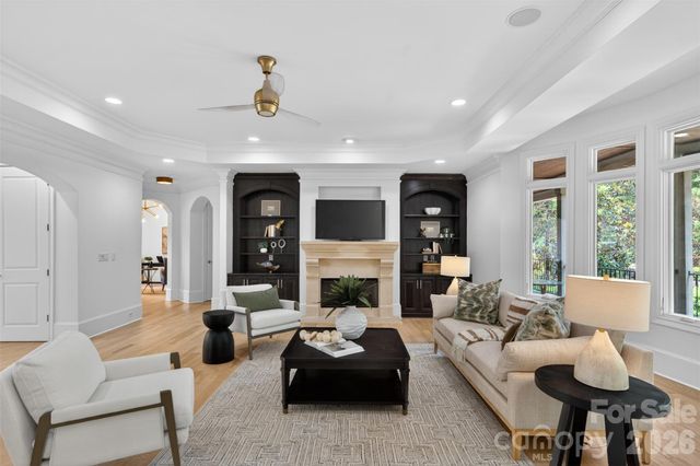 2132 Foxcroft Woods Lane, Charlotte, NC 28211