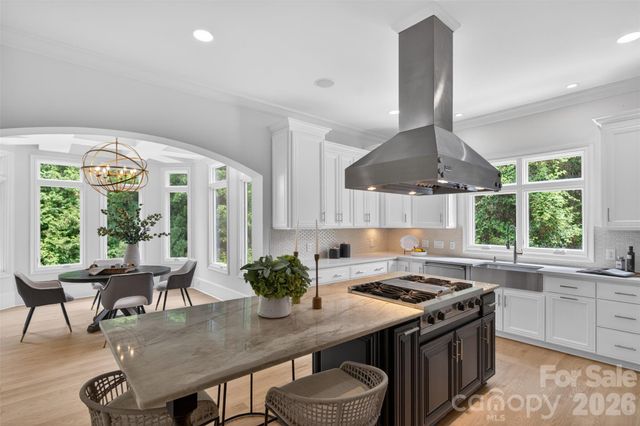 2132 Foxcroft Woods Lane, Charlotte, NC 28211
