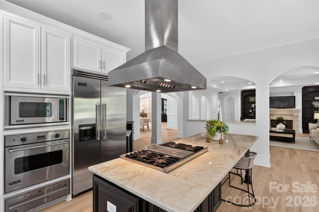 2132 Foxcroft Woods Lane, Charlotte, NC 28211