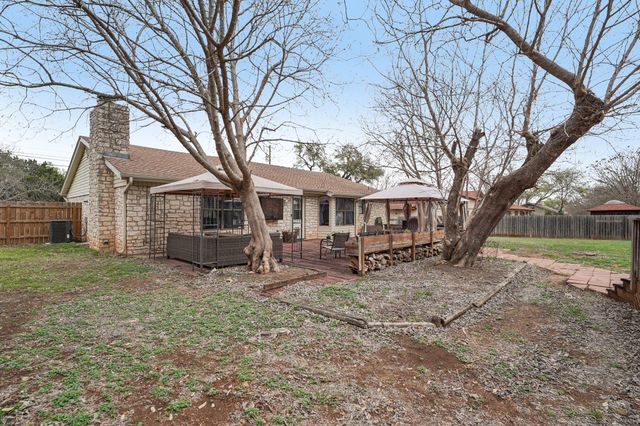 1121 Bootys Crossing RD, Georgetown, TX 78628