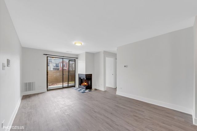 1955 N Hicks Road 105, Palatine, IL 60074