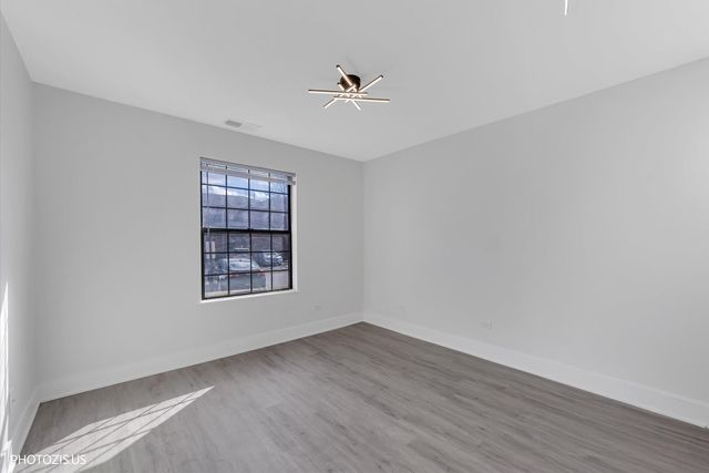 1955 N Hicks Road 105, Palatine, IL 60074