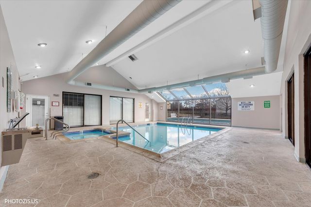 1955 N Hicks Road 105, Palatine, IL 60074