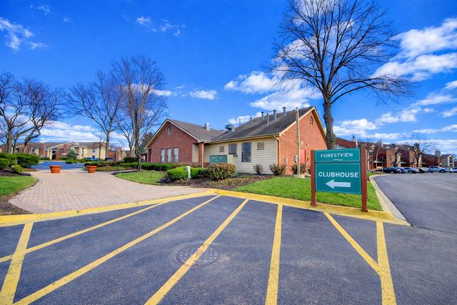 1955 N Hicks Road 105, Palatine, IL 60074