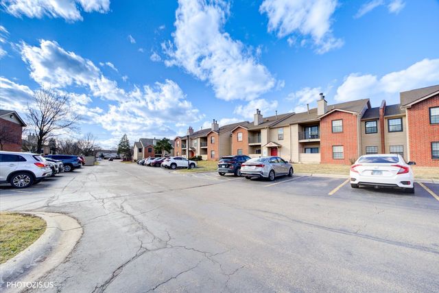 1955 N Hicks Road 105, Palatine, IL 60074