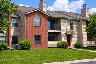 1955 N Hicks Road 105, Palatine, IL 60074