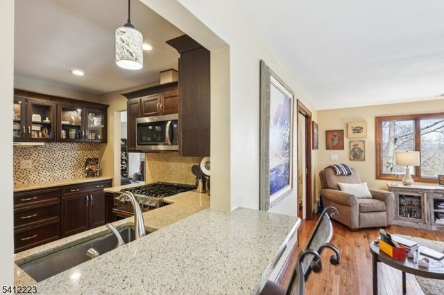 191 Hillcrest Ave, Hawthorne Boro, NJ 07506