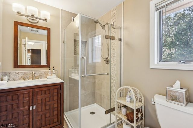 191 Hillcrest Ave, Hawthorne Boro, NJ 07506