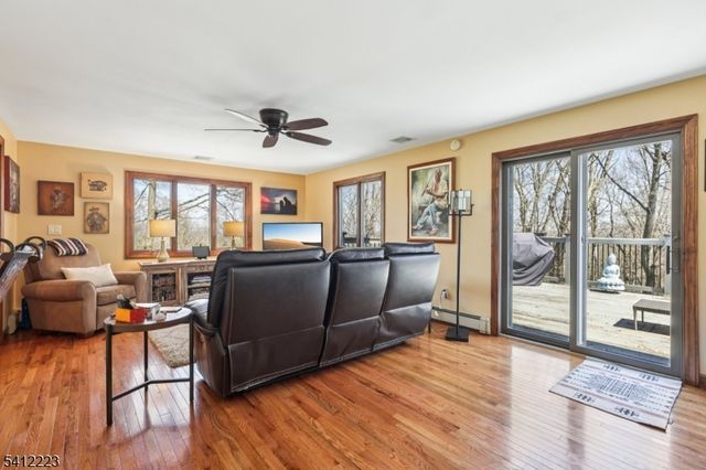 191 Hillcrest Ave, Hawthorne Boro, NJ 07506