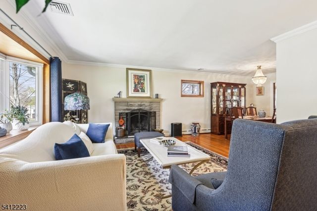 191 Hillcrest Ave, Hawthorne Boro, NJ 07506