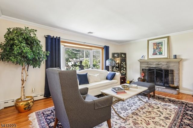 191 Hillcrest Ave, Hawthorne Boro, NJ 07506