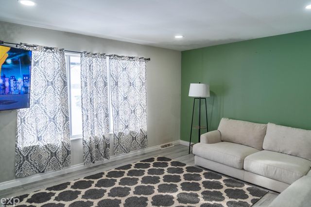 77000 Brown Road, Bruce Twp, MI 48065