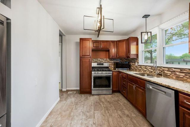 2600 Spring Garden Street, Leavenworth, KS 66048