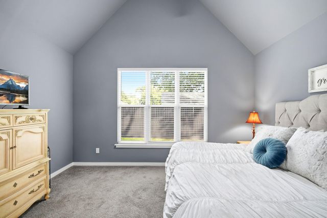 708 Magnolia St Avenue, Sealy, TX 77474