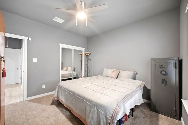 708 Magnolia St Avenue, Sealy, TX 77474