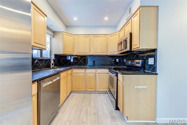 2317 Driftwood Place, Maryland Heights, MO 63146