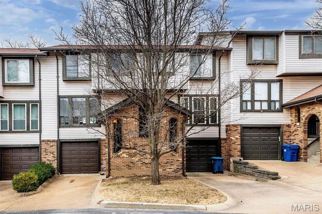 2317 Driftwood Place, Maryland Heights, MO 63146