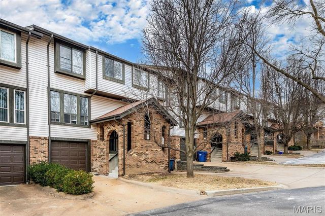 2317 Driftwood Place, Maryland Heights, MO 63146