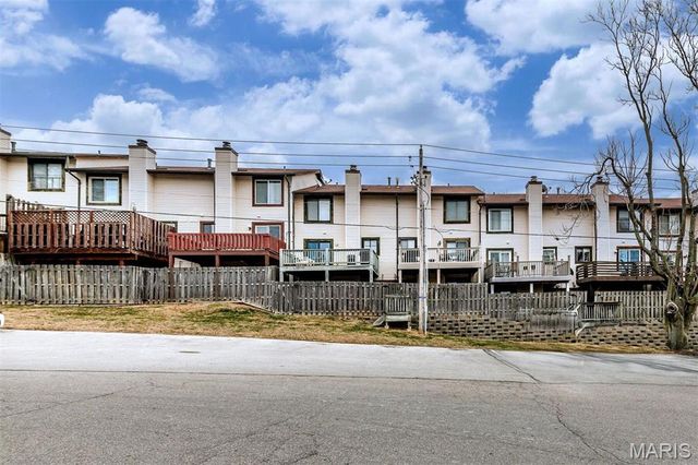 2317 Driftwood Place, Maryland Heights, MO 63146