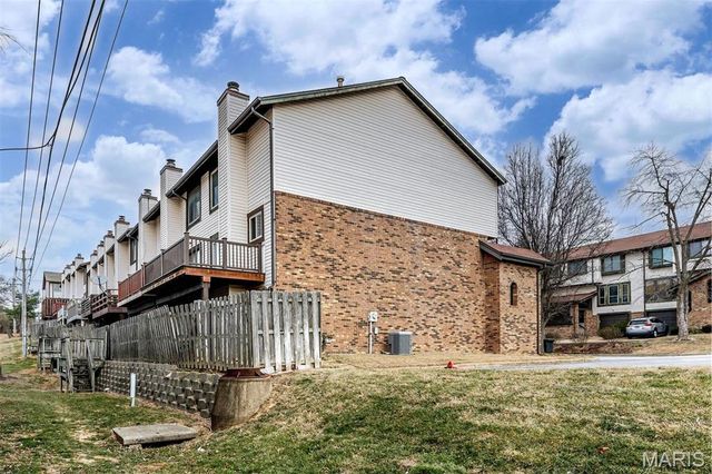 2317 Driftwood Place, Maryland Heights, MO 63146