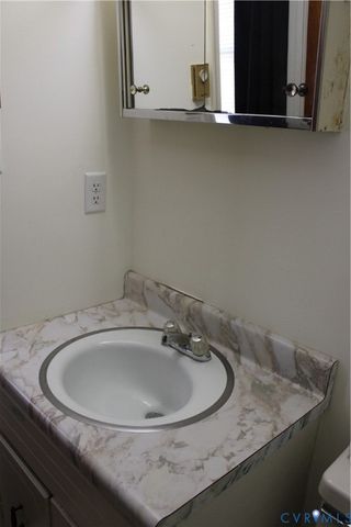 206 Fairfax Ave, Colonial Heights, VA 23834