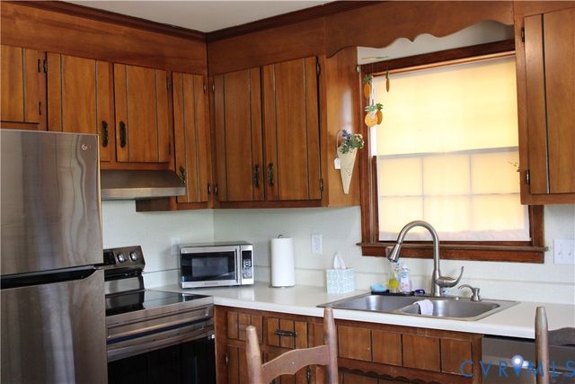206 Fairfax Ave, Colonial Heights, VA 23834