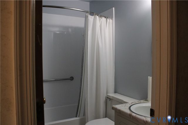 206 Fairfax Ave, Colonial Heights, VA 23834
