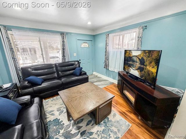 8805 Whitlock Avenue, Dearborn, MI 48126
