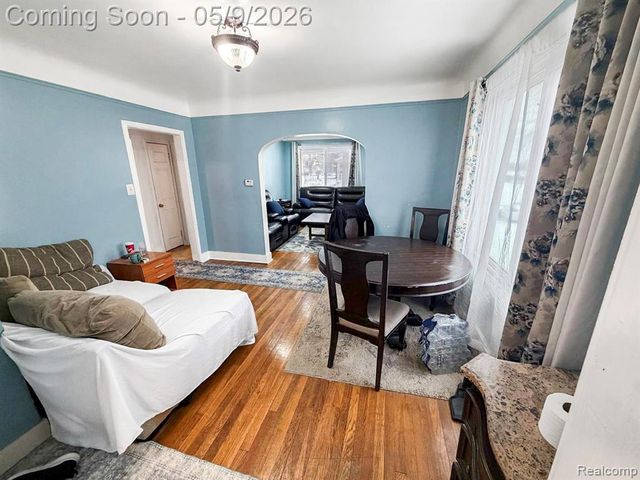 8805 Whitlock Avenue, Dearborn, MI 48126