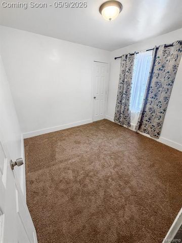 8805 Whitlock Avenue, Dearborn, MI 48126