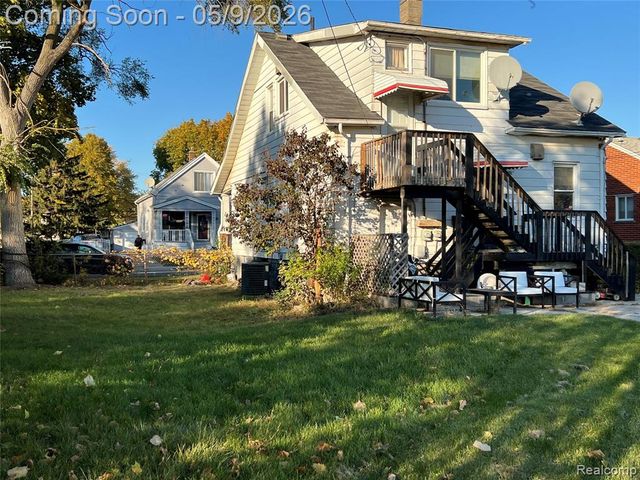 8805 Whitlock Avenue, Dearborn, MI 48126