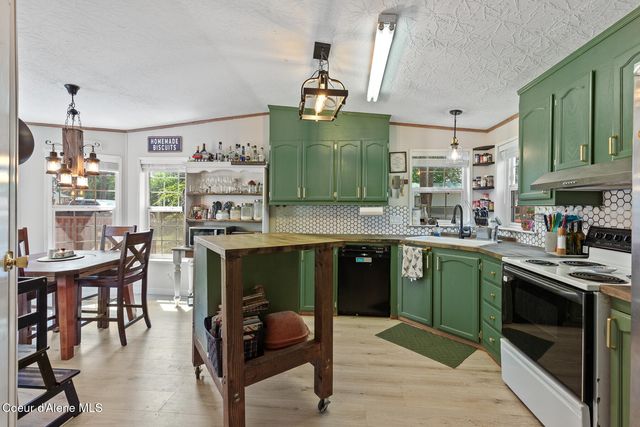32653 N 6TH AVE, Spirit Lake, ID 83869
