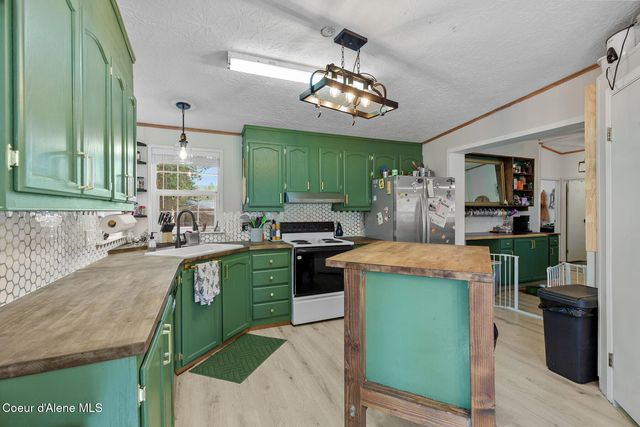 32653 N 6TH AVE, Spirit Lake, ID 83869