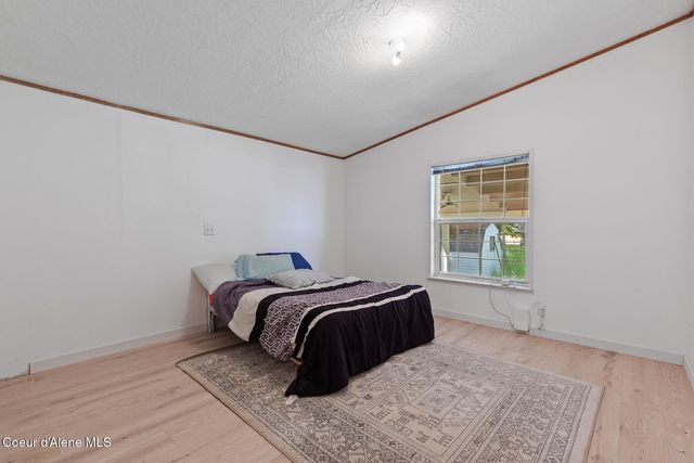 32653 N 6TH AVE, Spirit Lake, ID 83869