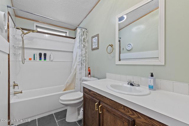 32653 N 6TH AVE, Spirit Lake, ID 83869