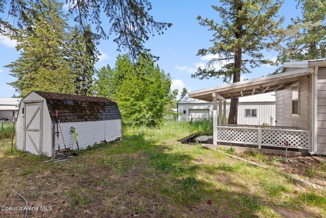 32653 N 6TH AVE, Spirit Lake, ID 83869