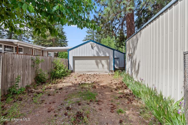 32653 N 6TH AVE, Spirit Lake, ID 83869