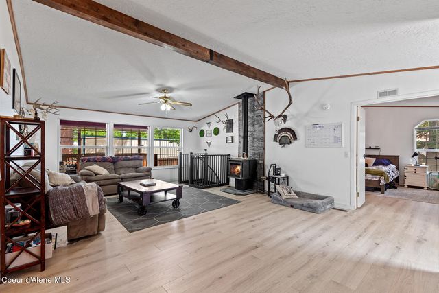 32653 N 6TH AVE, Spirit Lake, ID 83869