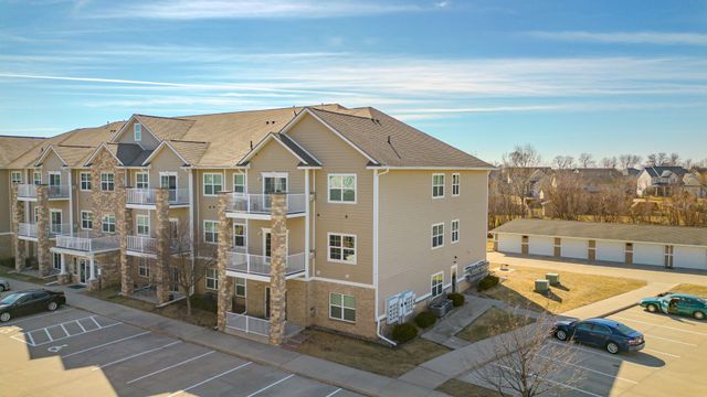 8350 Ep True Parkway 2201, West Des Moines, IA 50266