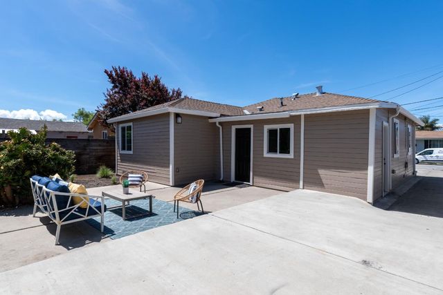 1226 Laurel Avenue, East Palo Alto, CA 94303