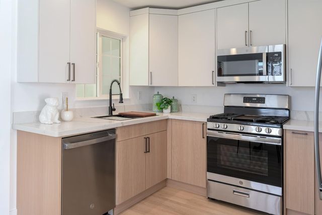 1226 Laurel Avenue, East Palo Alto, CA 94303