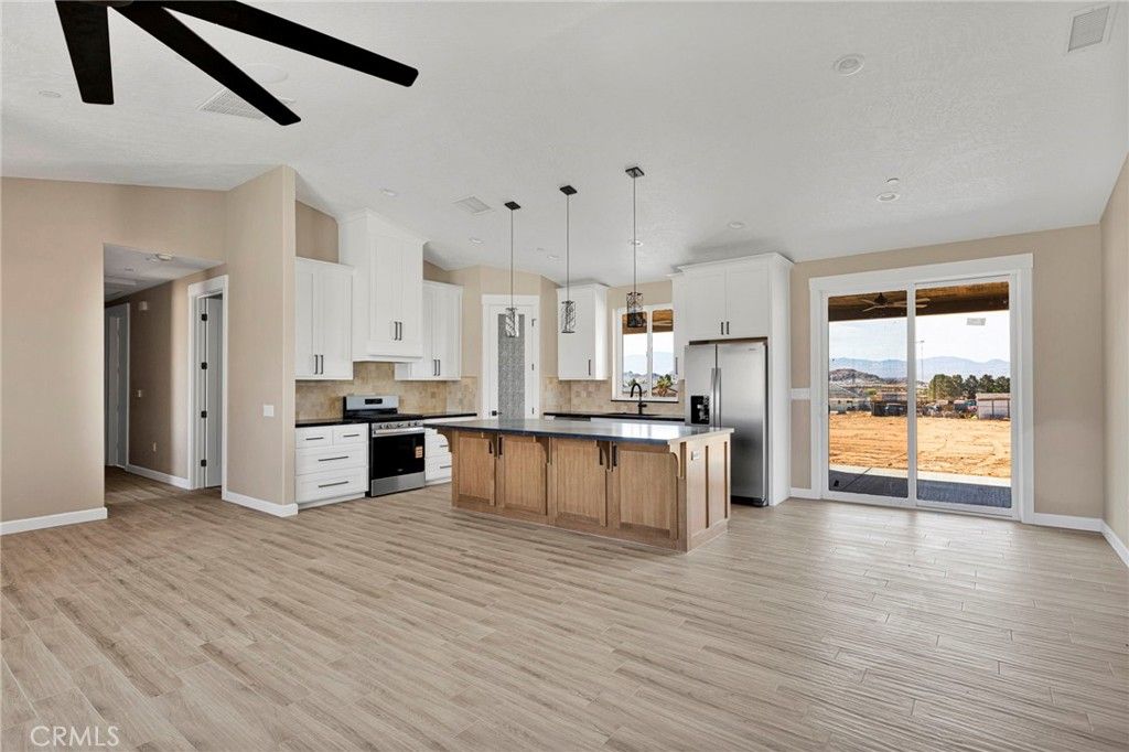 Image 14 of property listing at 23771 Pala, Apple Valley, CA 92307